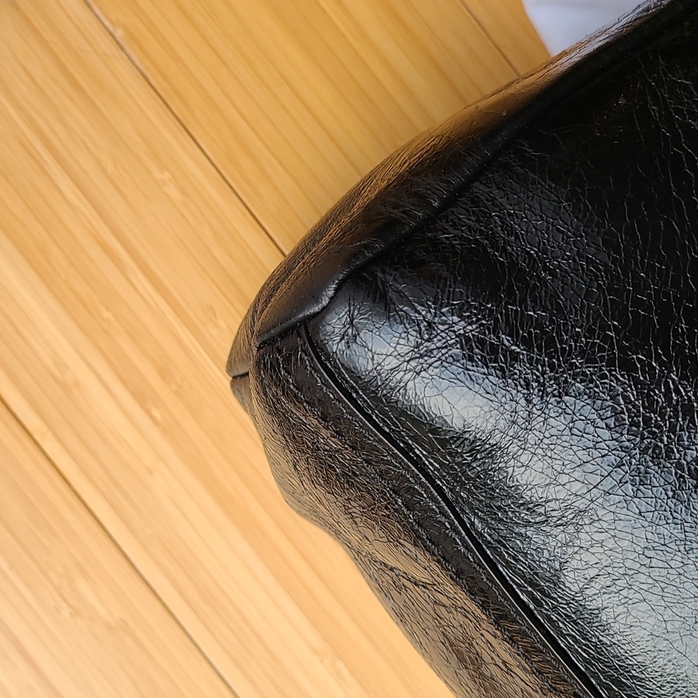 TRADED * Givenchy Crackled Patent 4G Small Pandora Black - Picture 4 of 13